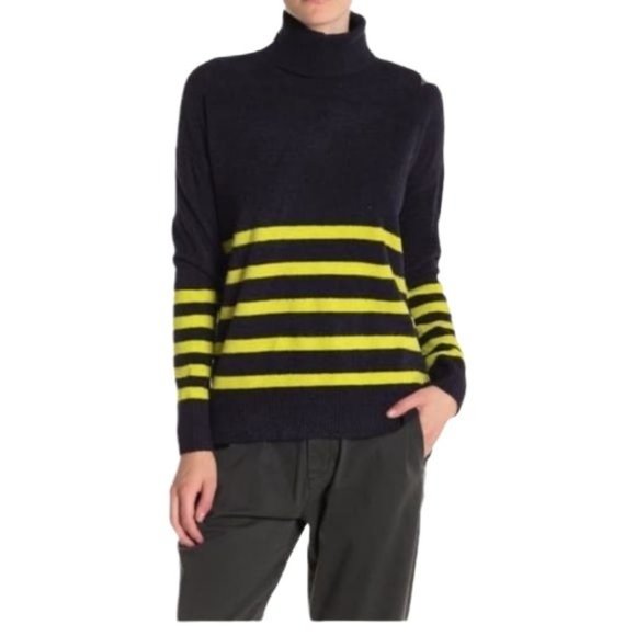 Vince Camuto Striped Turtleneck Lightweight Sweater Size Medium - Picture 5 of 5